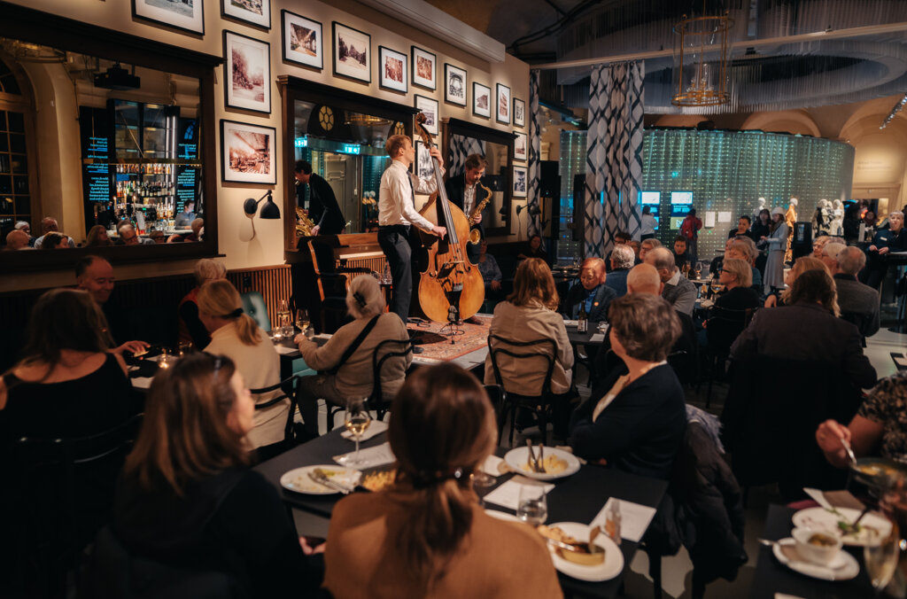 Musikuppträdande i museets restaurang